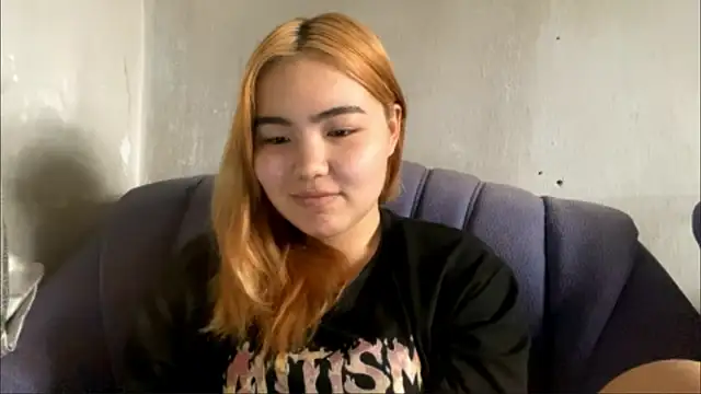 Snapshot of Molly_Teddy chatting on July 4, 2026, 10:21 am Molly Teddy online show from July 4, 2026, 10:21 am