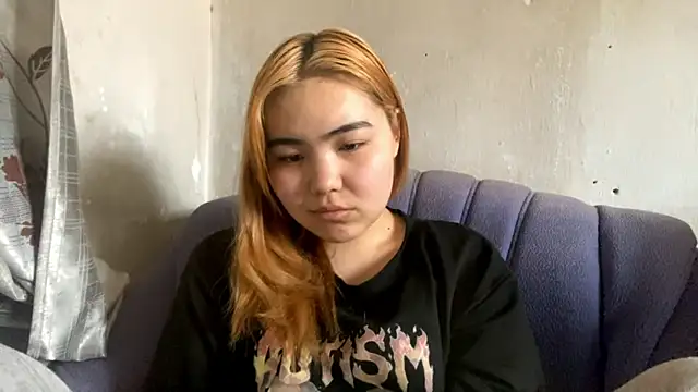 Snapshot of Molly_Teddy chatting on July 5, 2026, 10:11 am Molly Teddy online show from July 5, 2026, 10:11 am