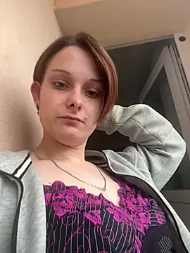 Quenn667 online show from June 12, 2026, 6:18 pm