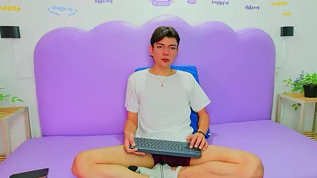 Liamdelrey online show from July 3, 2026, 3:24 am