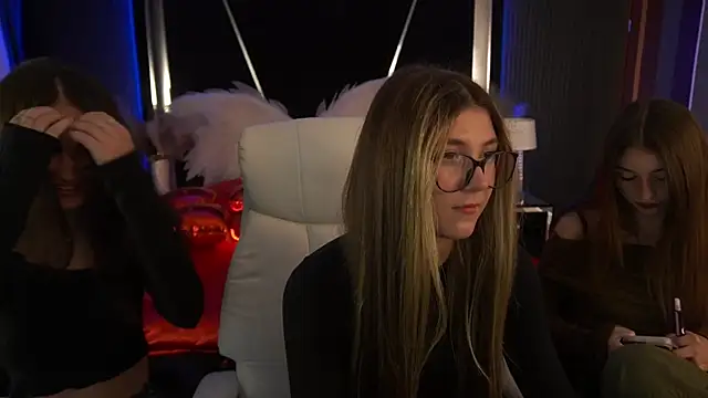 Talia Blakwood online show from June 19, 2026, 6:56 pm