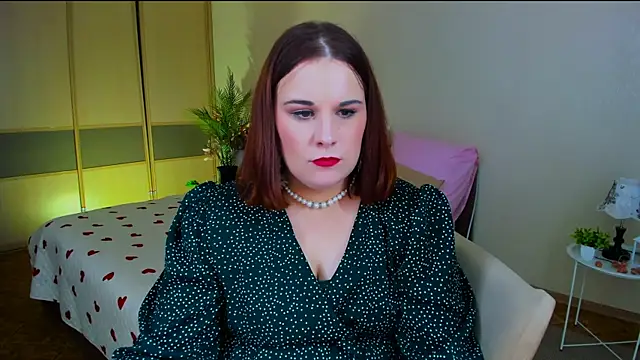 OliviaTwens online show from July 17, 2026, 9:38 am