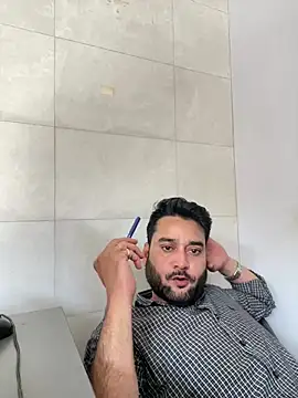 VBRAWN01 online show from June 20, 2026, 9:56 am