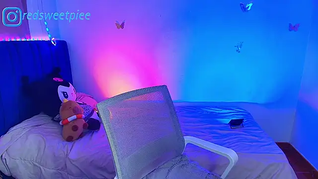 sophierussel online show from July 16, 2026, 6:08 am