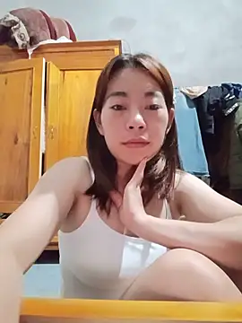-Trinina- online show from June 4, 2026, 5:08 pm