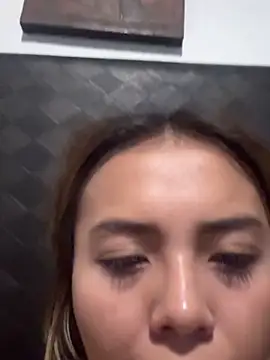 IvannaNou online show from May 29, 2026, 1:42 pm