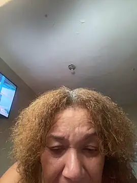 rosanna78322 online show from June 11, 2026, 6:50 pm