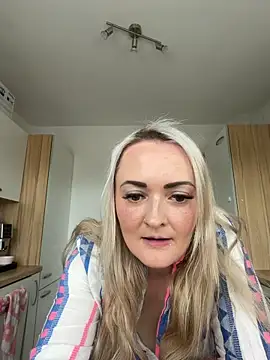 Snapshot of Alex-Blond chatting on June 17, 2026, 6:27 am Alex-Blond online show from June 17, 2026, 6:27 am