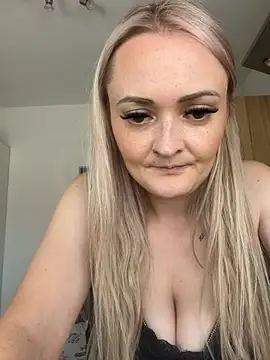 Snapshot of Alex-Blond chatting on July 20, 2026, 10:39 am Alex-Blond online show from July 20, 2026, 10:39 am