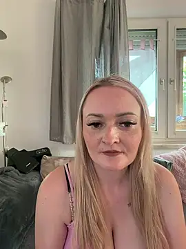Snapshot of Alex-Blond chatting on July 25, 2026, 5:21 pm Alex-Blond online show from July 25, 2026, 5:21 pm