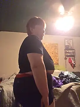 Snapshot of thiccgamer chatting on June 16, 2026, 4:04 am thiccgamer online show from June 16, 2026, 4:04 am