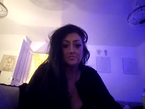 Snapshot of Angeldevlin81 chatting on June 19, 2026, 11:41 pm Angeldevlin81 online show from June 19, 2026, 11:41 pm