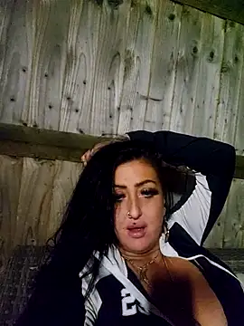 Snapshot of Angeldevlin81 chatting on July 5, 2026, 11:45 pm Angeldevlin81 online show from July 5, 2026, 11:45 pm
