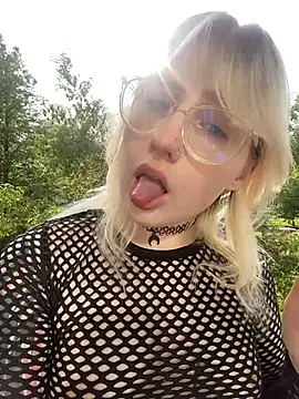 xp blondie online show from June 14, 2026, 1:24 pm