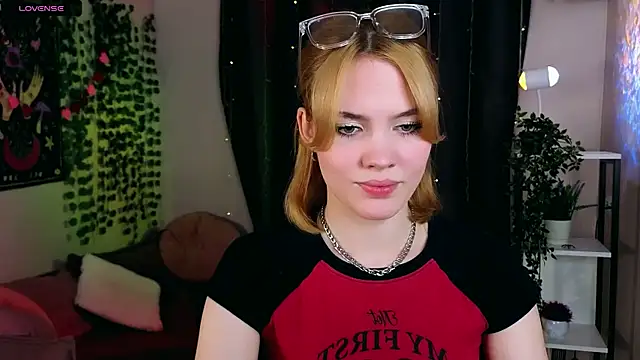 Snapshot of Milena_Stasym chatting on June 15, 2026, 6:15 am Milena Stasym online show from June 15, 2026, 6:15 am
