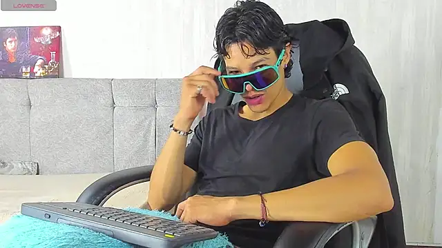 Snapshot of tommyhot7 chatting on June 15, 2026, 11:07 pm tommyhot7 online show from June 15, 2026, 11:07 pm