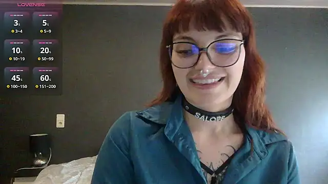 Roxane Bloodycherry online show from June 18, 2026, 4:22 pm