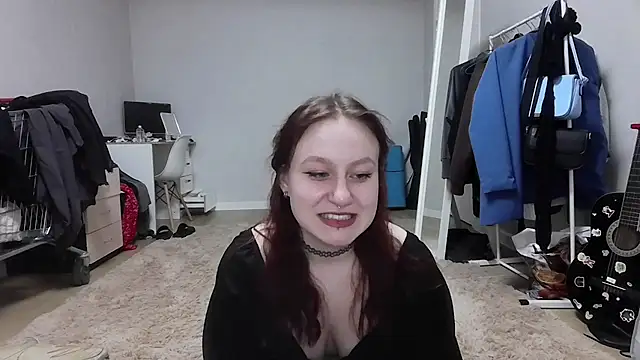 LoiseLovetto online show from July 6, 2026, 4:42 pm