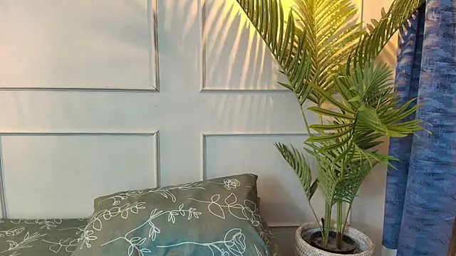 Snapshot of Eman_Wave chatting on July 16, 2026, 7:42 pm Eman Wave online show from July 16, 2026, 7:42 pm