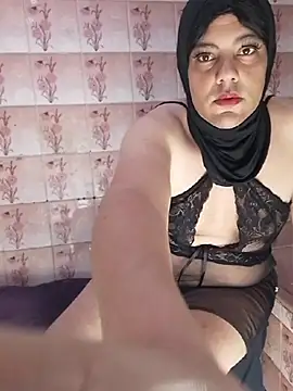 Snapshot of LenaQPeach chatting on June 24, 2026, 10:25 am LenaQPeach online show from June 24, 2026, 10:25 am
