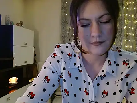 LoraBelle12 online show from June 3, 2026, 7:19 pm
