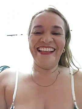 Sara hilton02 online show from June 15, 2026, 1:13 pm