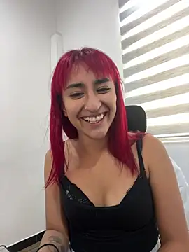 Juliethademon online show from July 7, 2026, 12:42 pm