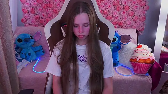 Snapshot of Sasha_Foxyyy chatting on June 3, 2026, 1:46 pm Sasha Foxyyy online show from June 3, 2026, 1:46 pm