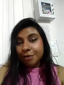 Snapshot of DanniValencia chatting on July 3, 2026, 2:29 am DanniValencia online show from July 3, 2026, 2:29 am