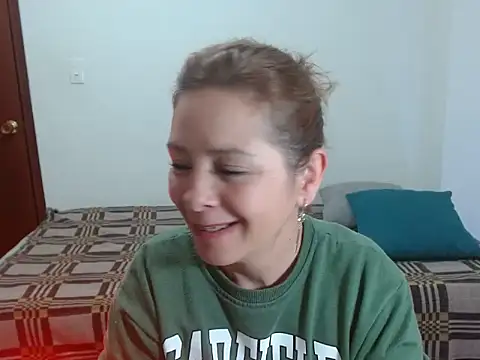 Chiquisexy1 online show from June 19, 2026, 6:01 pm