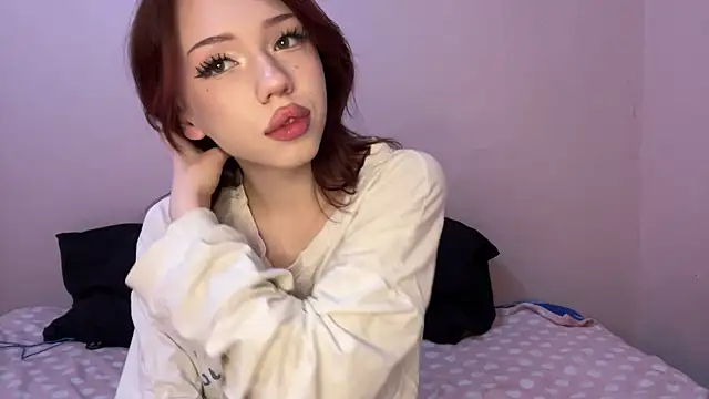 Snapshot of moonlure chatting on July 23, 2026, 12:03 pm moonlure online show from July 23, 2026, 12:03 pm