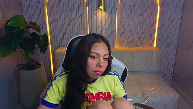 samantha tx  online show from June 17, 2026, 3:09 am
