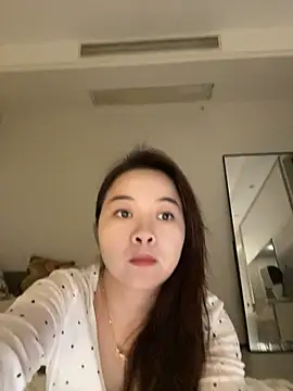 qianduoduo521 online show from July 7, 2026, 3:38 pm