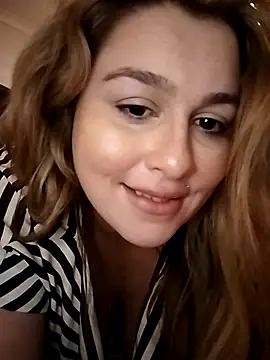 Snapshot of candice1994 chatting on July 5, 2026, 7:43 pm candice1994 online show from July 5, 2026, 7:43 pm