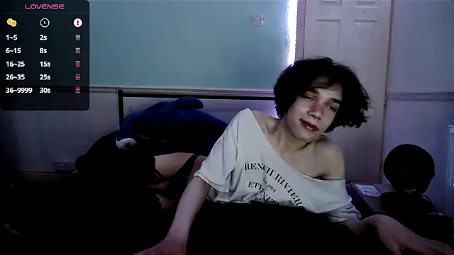 Snapshot of Straything chatting on June 26, 2026, 11:09 pm Straything online show from June 26, 2026, 11:09 pm
