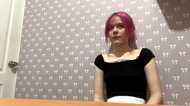 Linecutie online show from July 1, 2026, 8:52 pm