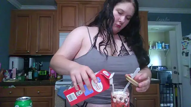 XRoxy ThorneX online show from July 11, 2026, 7:49 pm