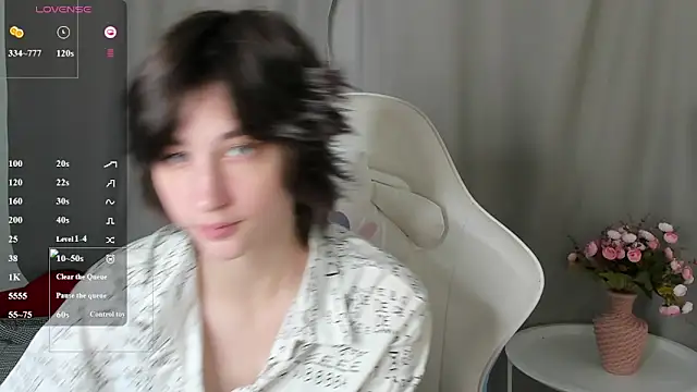 Carolina Lu online show from June 15, 2026, 2:36 am