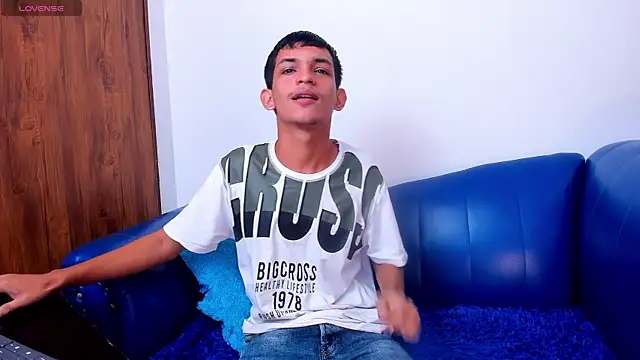 littlecum18 online show from June 17, 2026, 12:18 pm