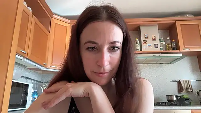 Flamingo Queen online show from June 11, 2026, 6:00 am