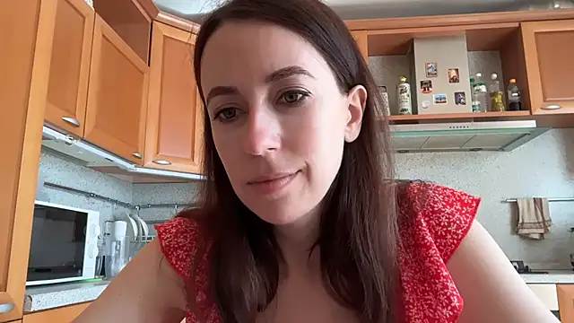 Flamingo Queen online show from June 18, 2026, 6:13 am