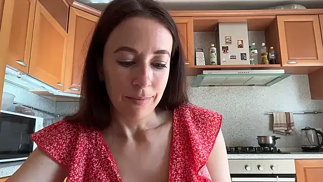 Flamingo Queen online show from June 21, 2026, 5:21 am