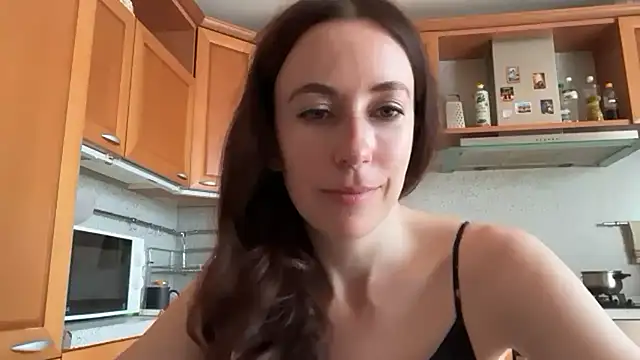 Flamingo Queen online show from June 27, 2026, 7:46 am