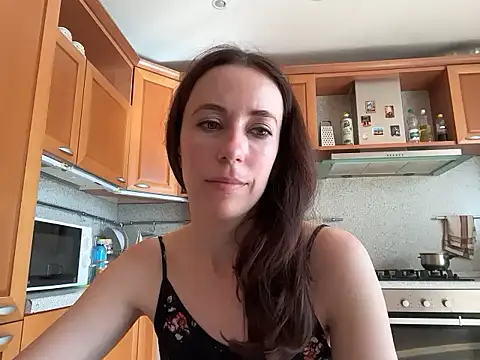 Flamingo Queen online show from July 2, 2026, 5:57 am