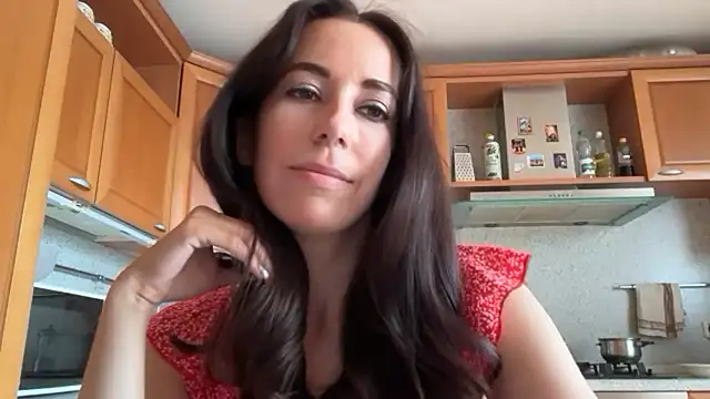 Flamingo Queen online show from July 6, 2026, 5:59 am