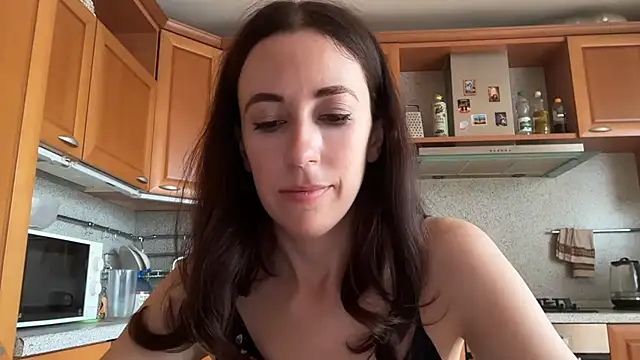 Flamingo Queen online show from July 13, 2026, 4:15 am