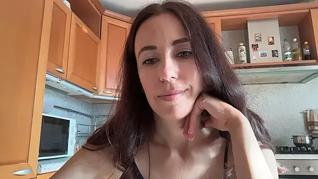 Flamingo Queen online show from July 15, 2026, 4:29 am