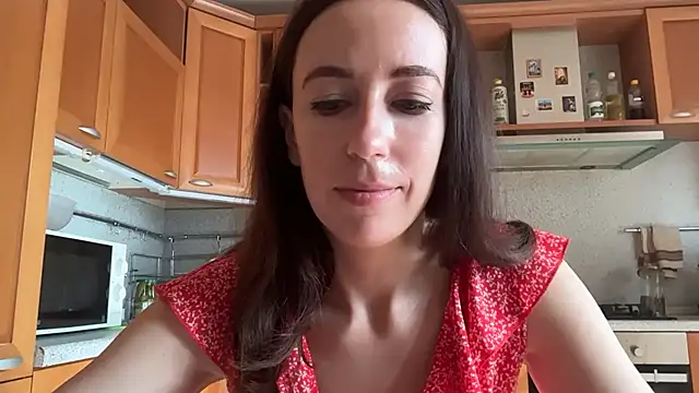 Flamingo Queen online show from July 24, 2026, 5:05 am
