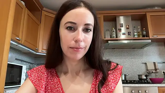 Flamingo Queen online show from July 28, 2026, 5:25 am