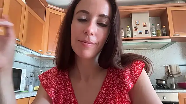 Flamingo Queen online show from July 30, 2026, 5:50 am